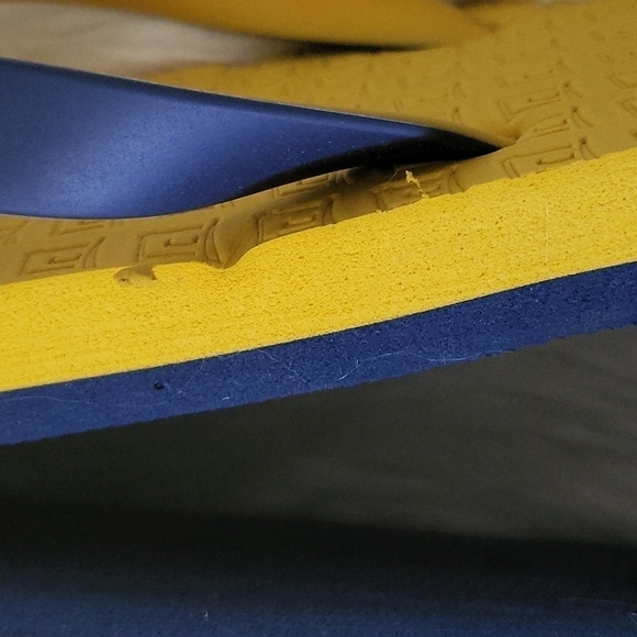 Neet Feet Buena Vista yellow and blue flip flops NWOT - Picture 7 of 8